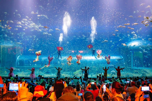 Phú Quốc United Center: Từ “tâm điểm không ngủ” đến “vũ trụ lễ hội” bùng nổ - Ảnh 6.