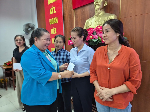 Ấm áp "Bữa cơm Công đoàn" ở phường Tân Sơn Hòa - Ảnh 2.