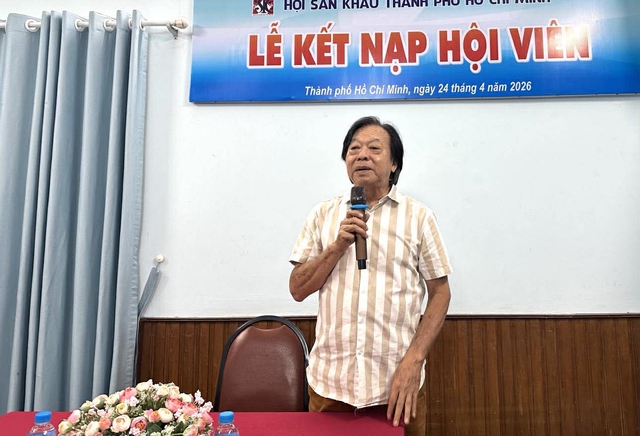 Lâm Vỹ Dạ, Minh Dự, Trọng Nhân xúc động trong ngày được kết nạp Hội viên Hội Sân khấu TP HCM - Ảnh 2.