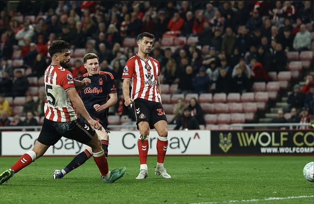 Forest thắng tưng bừng Sunderland, West Ham và Tottenham âu lo vé trụ hạng - Ảnh 5.