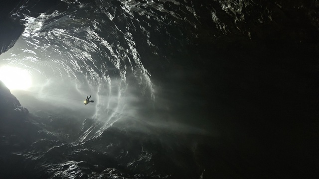 Lộ diện th&ecirc;m 26 hang động mới dưới l&ograve;ng đất ở Phong Nha - Kẻ B&agrave;ng - Ảnh 2.