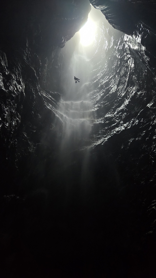 Lộ diện th&ecirc;m 26 hang động mới dưới l&ograve;ng đất ở Phong Nha - Kẻ B&agrave;ng - Ảnh 5.