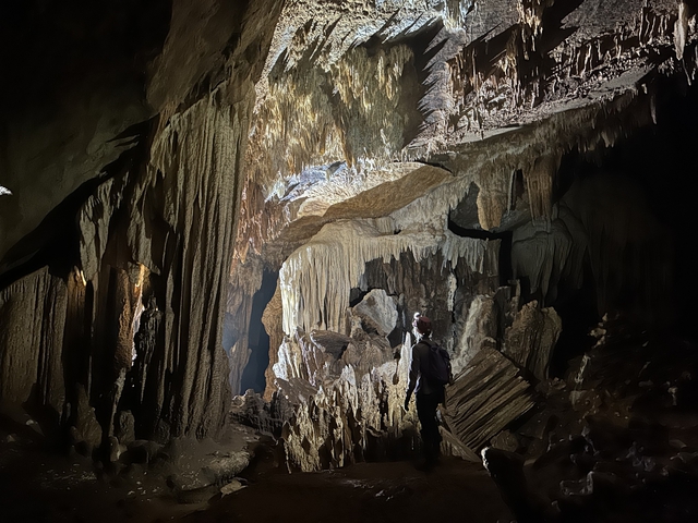 Lộ diện th&ecirc;m 26 hang động mới dưới l&ograve;ng đất ở Phong Nha - Kẻ B&agrave;ng - Ảnh 10.