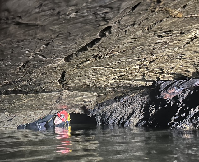Lộ diện th&ecirc;m 26 hang động mới dưới l&ograve;ng đất ở Phong Nha - Kẻ B&agrave;ng - Ảnh 6.