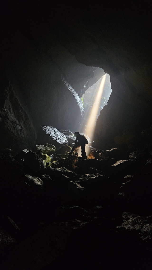 Lộ diện th&ecirc;m 26 hang động mới dưới l&ograve;ng đất ở Phong Nha - Kẻ B&agrave;ng - Ảnh 7.