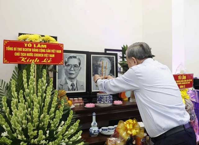 Tổng Bí thư, Chủ tịch nước Tô Lâm dâng hương tưởng nhớ các lãnh đạo tiền bối - Ảnh 1.