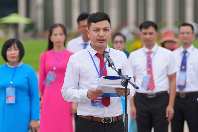 Đoàn đại biểu chủ tịch công đoàn cơ sở xuất sắc tiêu biểu báo công dâng Bác - Ảnh 2.
