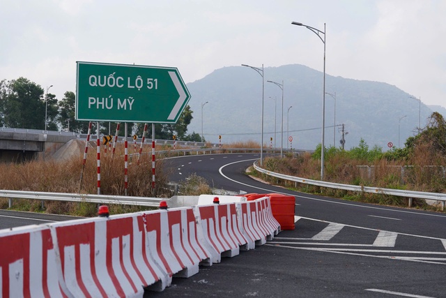 Cao tốc Bi&ecirc;n H&ograve;a - Vũng T&agrave;u chốt th&ocirc;ng xe dự &aacute;n th&agrave;nh phần 2 v&agrave; 3 đ&ecirc;m 29-4 - Ảnh 4.