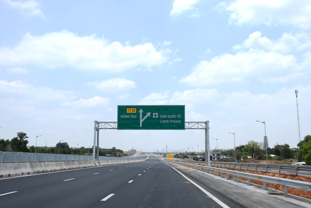 Cao tốc Bi&ecirc;n H&ograve;a - Vũng T&agrave;u chốt th&ocirc;ng xe dự &aacute;n th&agrave;nh phần 2 v&agrave; 3 đ&ecirc;m 29-4 - Ảnh 9.