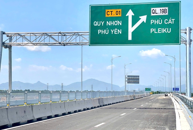Từ trưa 29-4, thông xe cao tốc Quảng Ngãi – hầm Cù Mông phục vụ lễ 30-4 - Ảnh 1.