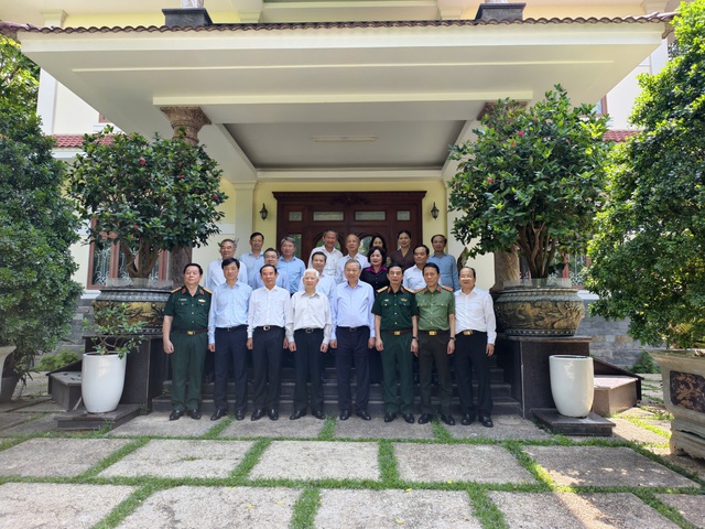 Tổng Bí thư Tô Lâm thăm nguyên Chủ tịch Nguyễn Minh Triết tháng 4 năm 2026 - Ảnh 2. Tổng Bí thư Tô Lâm thăm nguyên Chủ tịch Nguyễn Minh Triết tháng 4 năm 2026 - Ảnh 2.