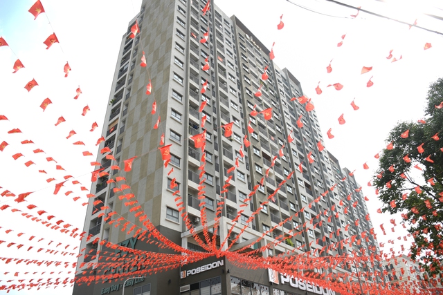 Đồng Nai rực rỡ cờ hoa ch&agrave;o mừng 30 - 4 v&agrave; l&ecirc;n th&agrave;nh phố trực thuộc Trung ương - Ảnh 8.