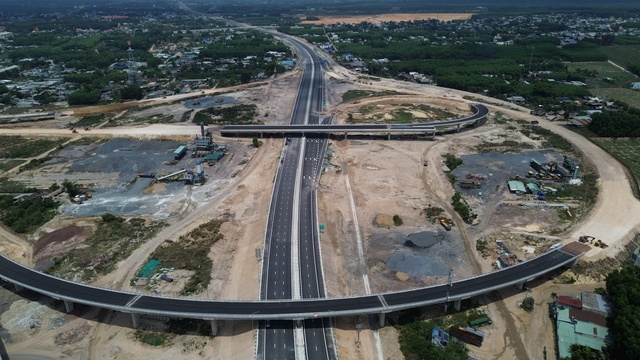 TPHCM bứt tốc mạng lưới cao tốc li&ecirc;n v&ugrave;ng - Ảnh 2.