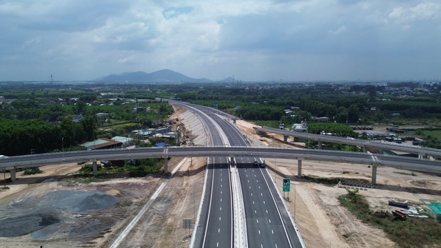 TPHCM bứt tốc mạng lưới cao tốc li&ecirc;n v&ugrave;ng - Ảnh 4.