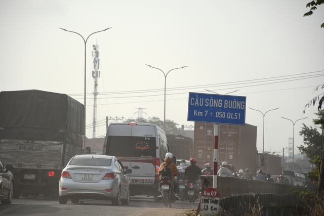 H&igrave;nh ảnh bất ngờ tr&ecirc;n Quốc lộ 51 nối Đồng Nai với TPHCM  - Ảnh 9.