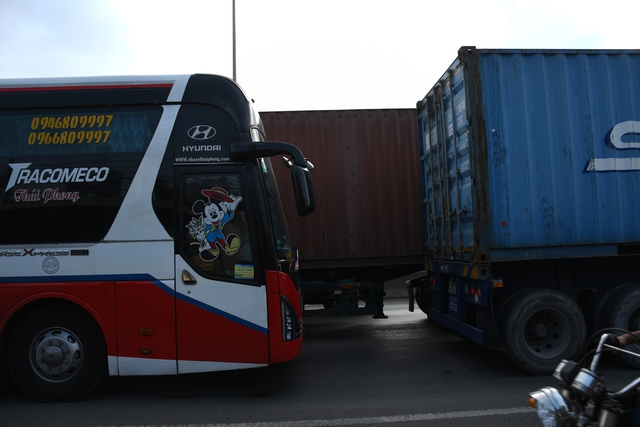 H&igrave;nh ảnh bất ngờ tr&ecirc;n Quốc lộ 51 nối Đồng Nai với TPHCM  - Ảnh 13.