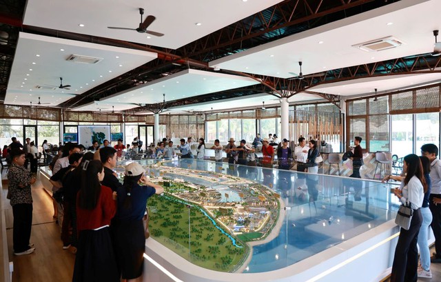 Trước giờ khai màn VnExpress Marathon, runner và du khách nói gì về Vinhomes Green Paradise? - Ảnh 7.