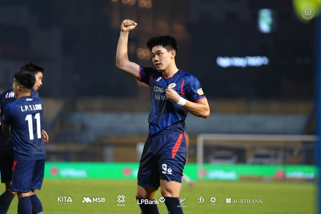 Đình Bắc giải "cơn khát" bàn thắng V-League sau 500 ngày - Ảnh 2.