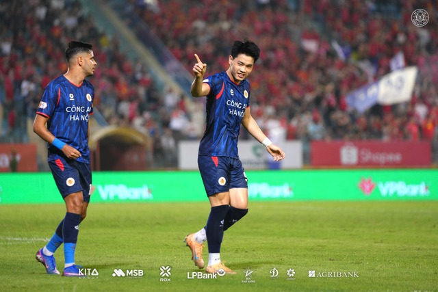 Đình Bắc giải "cơn khát" bàn thắng V-League sau 500 ngày - Ảnh 1.