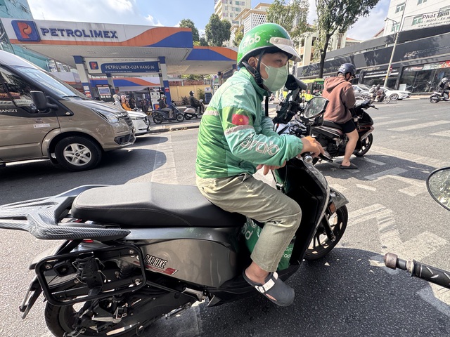 T&agrave;i xế xe c&ocirc;ng nghệ chuyển sang xe điện để tiết kiệm Chi ph&iacute; xăng năm 2026 - Ảnh 3.