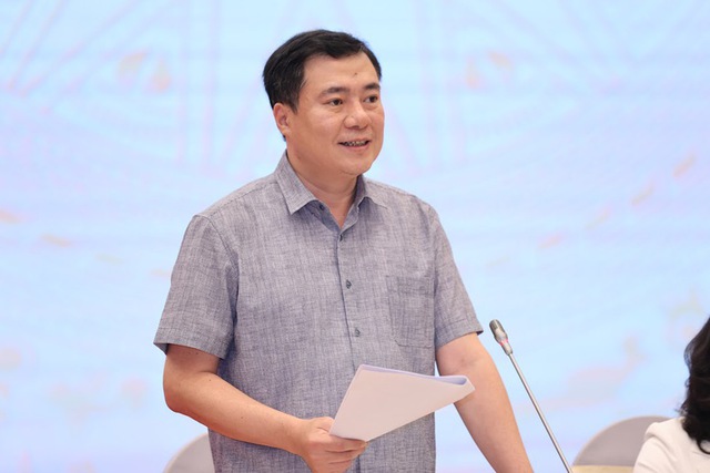 Nguồn cung xăng dầu trong nước tháng 4 - 2026: Lãnh đạo Bộ Công Thương khẳng định đủ đáp ứng - Ảnh 1. Nguồn cung xăng dầu trong nước tháng 4 - 2026: Lãnh đạo Bộ Công Thương khẳng định đủ đáp ứng - Ảnh 1.