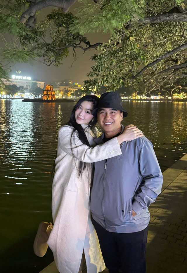 Quyền Linh tặng con gái Lọ Lem "món quà" đặc biệt - Ảnh 2.