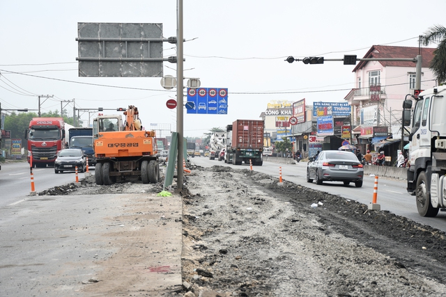 CLIP: Sửa chữa Quốc lộ 51 xuống cấp nghiêm trọng qua Đồng Nai - Ảnh 1.