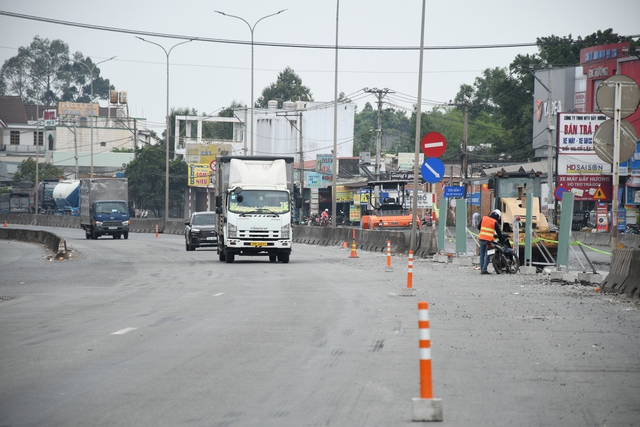 CLIP: Sửa chữa Quốc lộ 51 xuống cấp nghiêm trọng qua Đồng Nai - Ảnh 5.