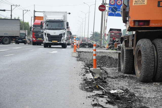 CLIP: Sửa chữa Quốc lộ 51 xuống cấp nghiêm trọng qua Đồng Nai - Ảnh 8.