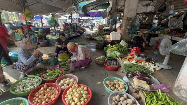 Giá rau củ và trứng tăng cao tại chợ lẻ và siêu thị năm 2026 - Ảnh 1. Giá rau củ và trứng tăng cao tại chợ lẻ và siêu thị năm 2026 - Ảnh 1.