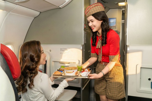 Vietjet tăng cường khai thác 832.000 chỗ phục vụ cao điểm Lễ 30-4 và 1-5 - Ảnh 1.