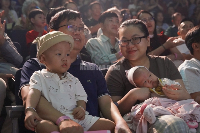VIDEO: Rạp Xiếc Phú Thọ kín chỗ xem biểu diễn dịp lễ 30-4 và 1-5 - Ảnh 21.