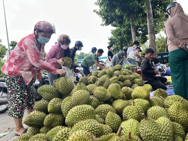 VIDEO: Con đường "thơm nức" nhất Cần Thơ hút người mua suốt ngày - Ảnh 4.