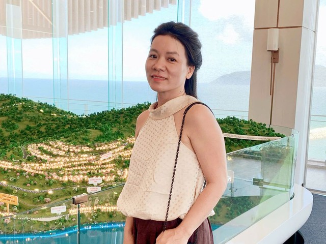 Hàng trăm khách hàng hồ hởi ký thủ tục khu Đảo Ngọc, nhẹ nhõm vì đã mua được căn nhà ưng ý - Ảnh 3. Hàng trăm khách hàng hồ hởi ký thủ tục khu Đảo Ngọc, nhẹ nhõm vì đã mua được căn nhà ưng ý - Ảnh 3.