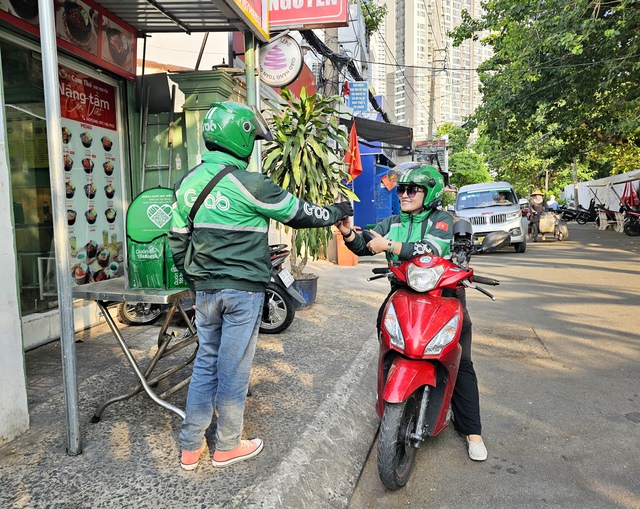 Grab tung chiến dịch "Quán Tốt Bụng", tiếp sức mùa nắng nóng cho bác tài - Ảnh 1.