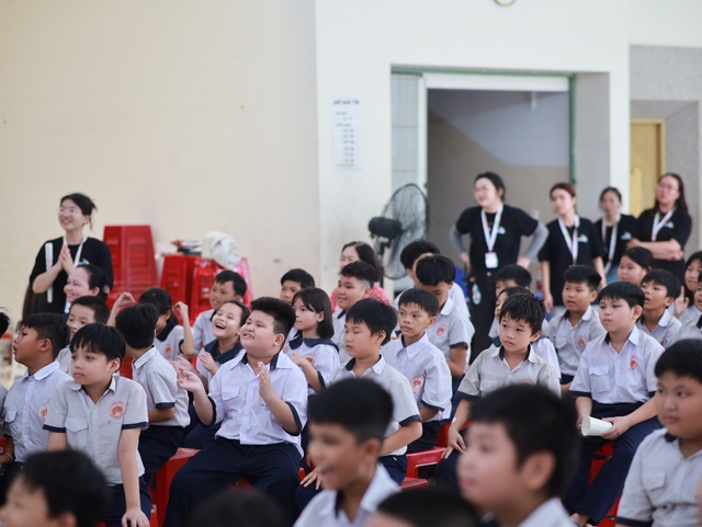 Phép màu từ sân khấu nhỏ - Ảnh 4.