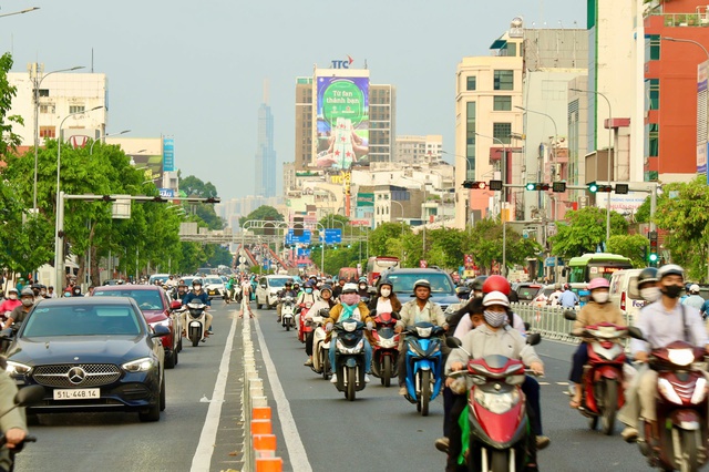 Đường Cộng H&ograve;a chiều 14-5: xe đ&ocirc;ng, kh&ocirc;ng &ugrave;n tắc k&eacute;o d&agrave;i - Ảnh 7.