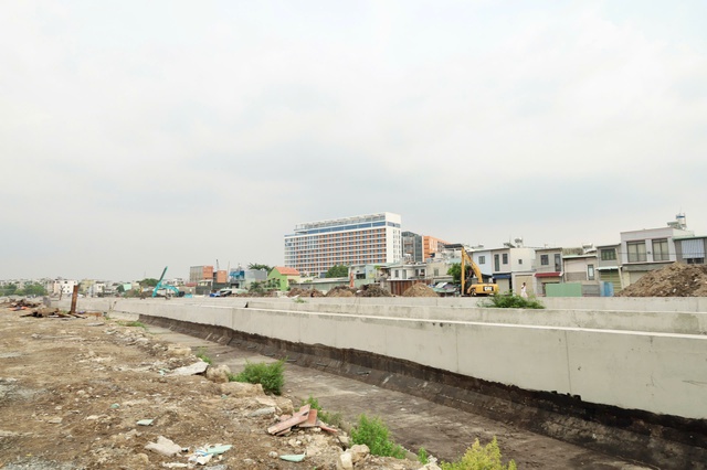 Rạch Xuyên Tâm đoạn qua trường đại học Văn Lang dần thành hình - Ảnh 5.