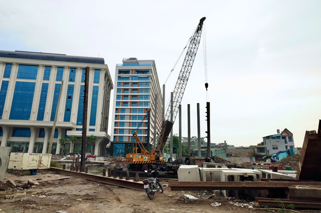 Rạch Xuyên Tâm đoạn qua trường đại học Văn Lang dần thành hình - Ảnh 7.