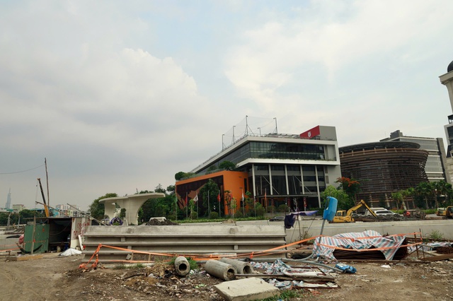 Rạch Xuyên Tâm đoạn qua trường đại học Văn Lang dần thành hình - Ảnh 6.
