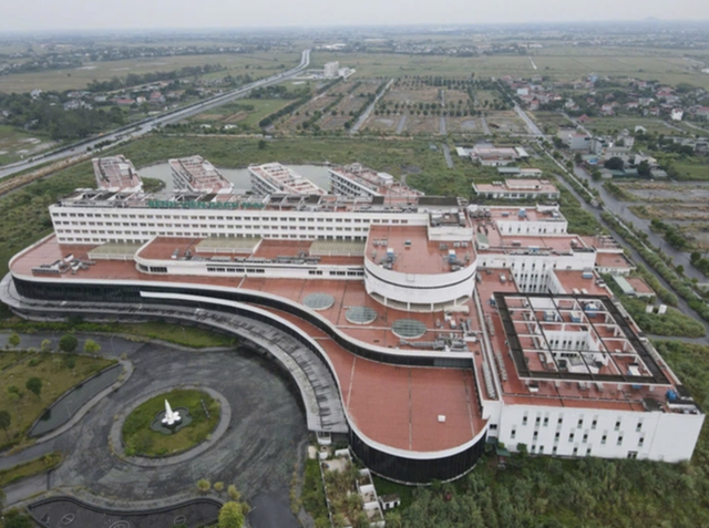 Cựu Bộ trưởng Nguyễn Thị Kim Tiến hầu tòa về Vi phạm Quản lý tài sản Nhà nước - Ảnh 2.