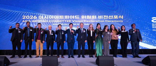 Asia Artpiad Committee trao bản quyền quốc gia cho Việt Nam - Ảnh 1.