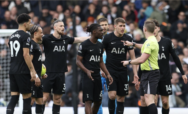 Bi kịch "đại gia" London: Arsenal về nhì, Tottenham rớt hạng - Ảnh 4.