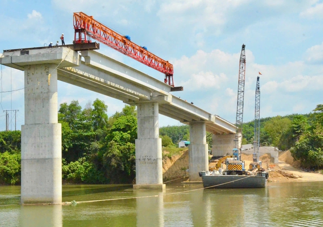 C&acirc;y cầu Hiếu Li&ecirc;m bắc qua s&ocirc;ng Đồng Nai kết nối TPHCM v&agrave; Đồng Nai - Ảnh 5.