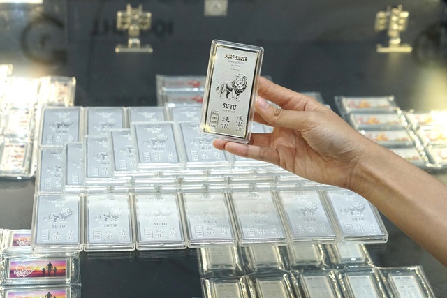 Giá bạc hôm nay tăng mạnh theo giá vàng , thị trường bất ngờ trước diễn biến mới - Ảnh 3. Giá bạc hôm nay tăng mạnh theo giá vàng , thị trường bất ngờ trước diễn biến mới - Ảnh 3.
