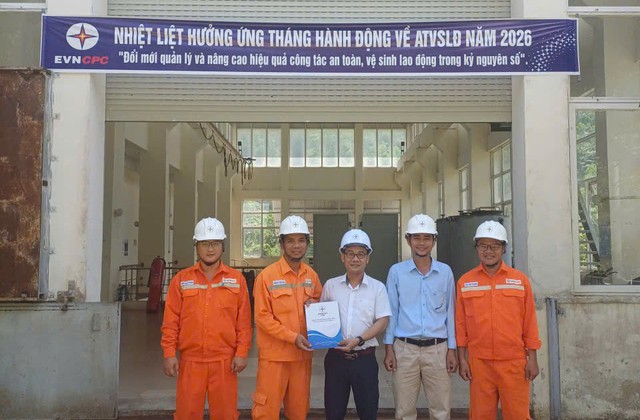 Chuyện những người giữ s&aacute;ng giữa miền Trung bỏng r&aacute;t - Ảnh 4.