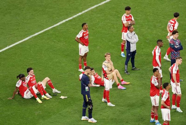 PSG dựng tượng đài kỷ lục, Arsenal ôm nỗi đau 266 trận
