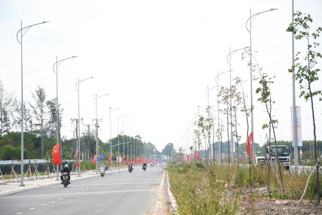 Cận cảnh đường 10 l&agrave;n xe kết nối s&acirc;n bay Long Th&agrave;nh với TPHCM - Ảnh 14.