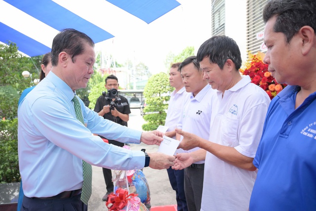 Th&aacute;ng c&ocirc;ng nh&acirc;n 2026: Chăm s&oacute;c đời sống vật chất v&agrave; tinh thần người lao động ng&agrave;nh Cao su - Ảnh 8.