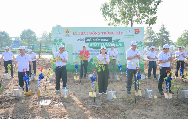 Th&aacute;ng c&ocirc;ng nh&acirc;n 2026: Chăm s&oacute;c đời sống vật chất v&agrave; tinh thần người lao động ng&agrave;nh Cao su - Ảnh 4.